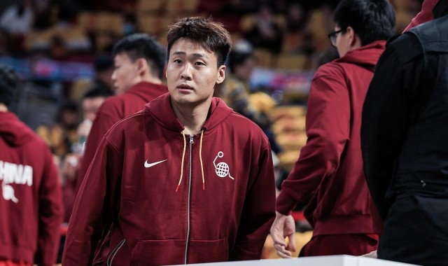 开云体育下载-男篮21人名单！赵睿领衔，两人遗憾落选，场均5分之人入选引争议