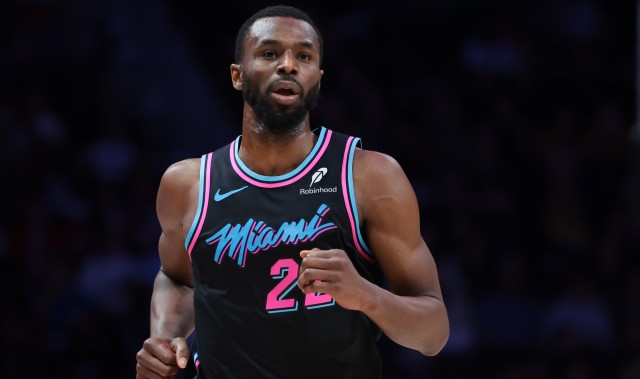 开云app-名记：勇士与热火围绕维金斯的潜在交易筹码进行了很多对话