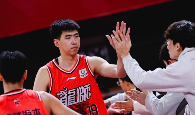 开云体育下载入口-13+10有飞扣还有中投！徐昕完成蜕变霸榜盖帽 他真可以学林葳了