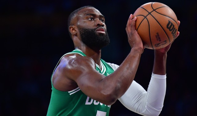 开云体育下载网址-怒喷裁判遭驱逐！杰伦·布朗发推：这就是我一直说的那些烂事