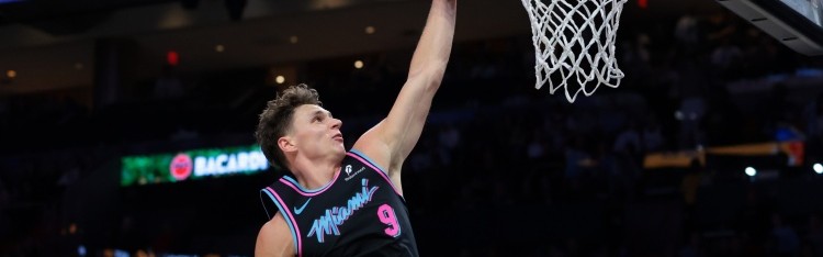 开云体育下载网址-拉松谈与德罗赞冲突：啥也没说也没挑事 只是把他说的回敬他一下